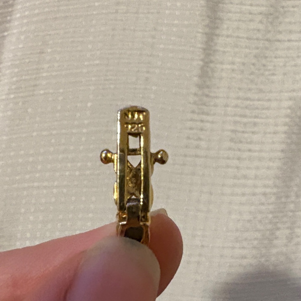 Elegant Gold and Black Women's Bracelet - Picture 2 of 3